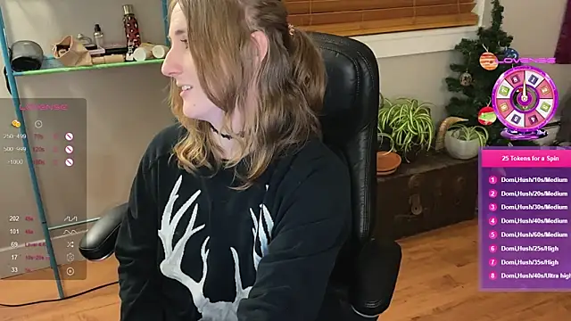 Snapshot of luluvaladon chatting on December 29, 3:22 am luluvaladon online show from December 29, 3:22 am