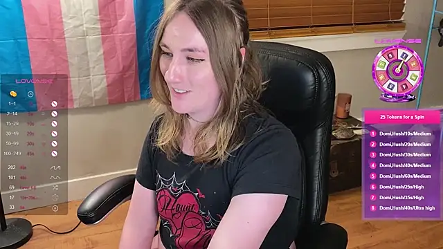 Snapshot of luluvaladon chatting on March 16, 2:43 am luluvaladon online show from March 16, 2:43 am