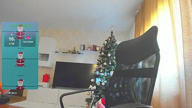 Snapshot of hot_evil_queen chatting on January 9, 8:34 am hot evil queen online show from January 9, 8:34 am