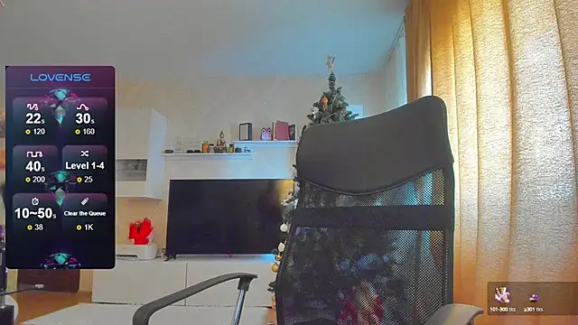 Snapshot of hot_evil_queen chatting on February 9, 9:26 am hot evil queen online show from February 9, 9:26 am