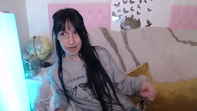 -carla- online show from May 4, 3:08 pm