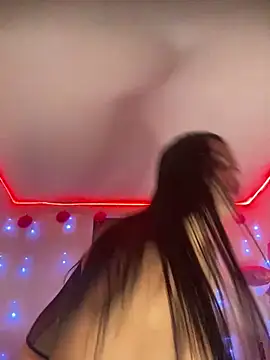 Snapshot of Emma_Brown_12 chatting on February 15, 9:26 pm Emma Brown 12 online show from February 15, 9:26 pm