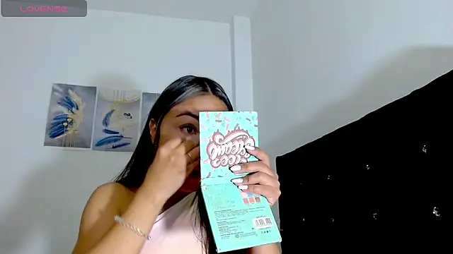 Kylie loveee online show from February 28, 10:00 pm