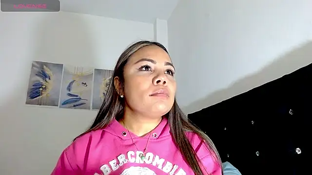 Kylie loveee online show from March 18, 6:33 pm