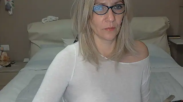 Snapshot of -K-- chatting on January 25, 4:46 pm -K-- online show from January 25, 4:46 pm