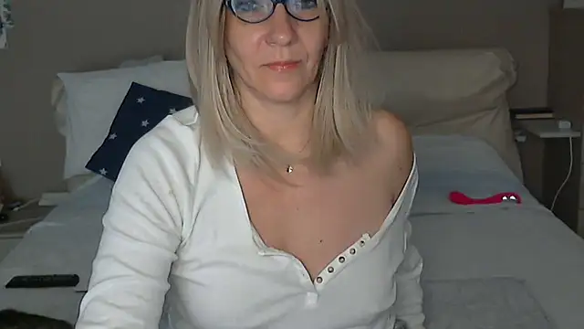 Snapshot of -K-- chatting on January 31, 9:48 am -K-- online show from January 31, 9:48 am