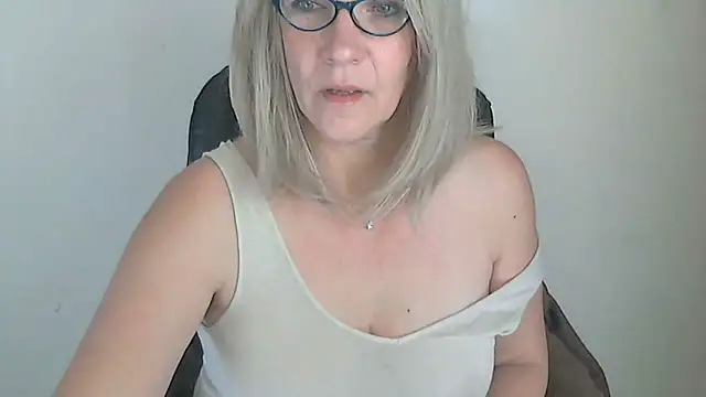 Snapshot of -K-- chatting on November 28, 10:29 am -K-- online show from November 28, 10:29 am