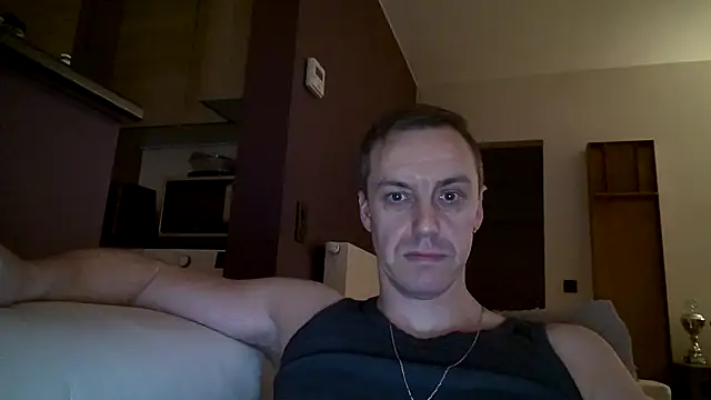 Snapshot of ploki2180 chatting on February 6, 6:13 pm ploki2180 online show from February 6, 6:13 pm