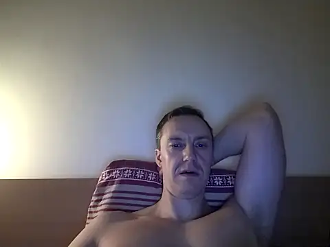 Snapshot of ploki2180 chatting on February 8, 9:57 pm ploki2180 online show from February 8, 9:57 pm