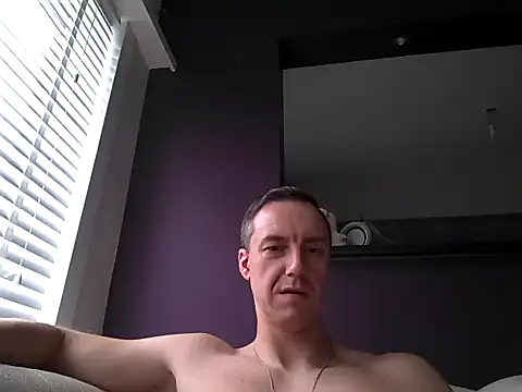 Snapshot of ploki2180 chatting on February 9, 3:01 pm ploki2180 online show from February 9, 3:01 pm