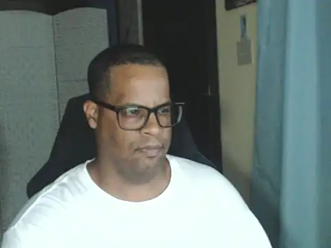 Snapshot of thesugar32 chatting on June 21, 3:42 am thesugar32 online show from June 21, 3:42 am
