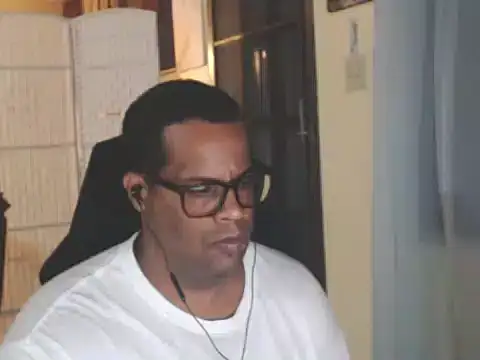 Snapshot of thesugar32 chatting on July 16, 2:17 am thesugar32 online show from July 16, 2:17 am