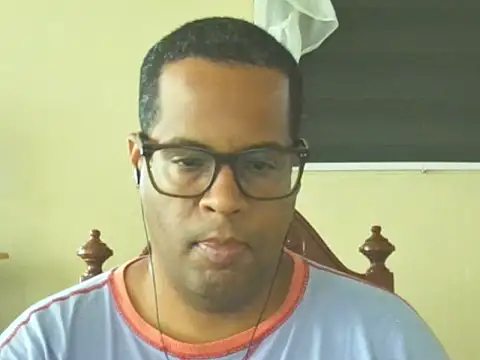 Snapshot of thesugar32 chatting on August 3, 12:32 pm thesugar32 online show from August 3, 12:32 pm