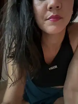 Snapshot of mahia_queen chatting on June 16, 11:40 pm mahia queen online show from June 16, 11:40 pm