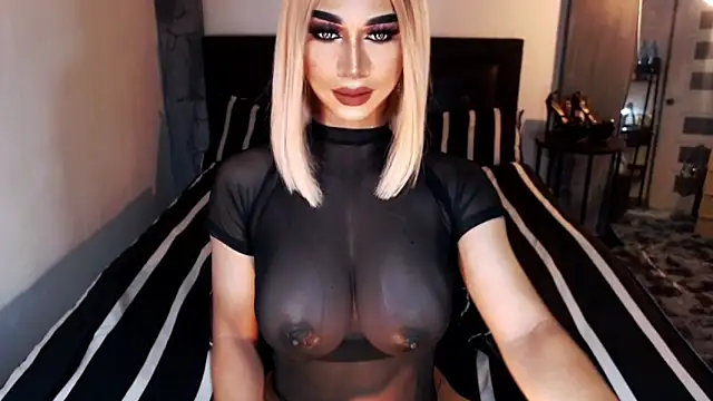 Snapshot of MassiveCockxMistress chatting on June 30, 12:44 am MassiveCockxMistress online show from June 30, 12:44 am