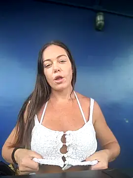 Snapshot of LilliThelo chatting on November 18, 3:34 am LilliThelo online show from November 18, 3:34 am