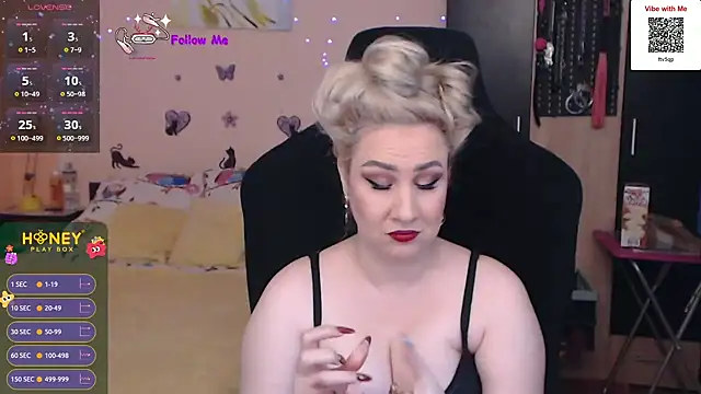 Snapshot of MissLexyGold chatting on January 11, 2:04 pm MissLexyGold online show from January 11, 2:04 pm