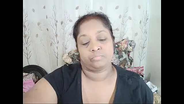 Snapshot of Indiantasha chatting on May 6, 4:12 pm Indiantasha online show from May 6, 4:12 pm