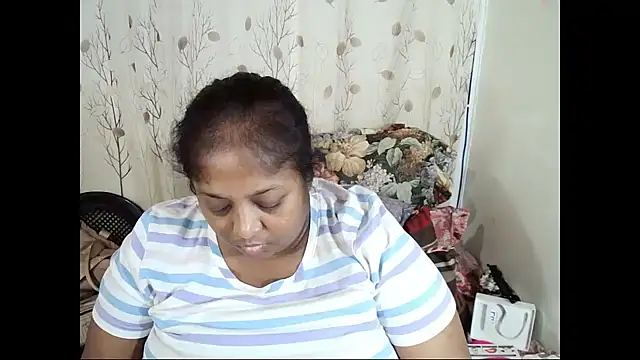 Snapshot of Indiantasha chatting on May 25, 3:29 pm Indiantasha online show from May 25, 3:29 pm