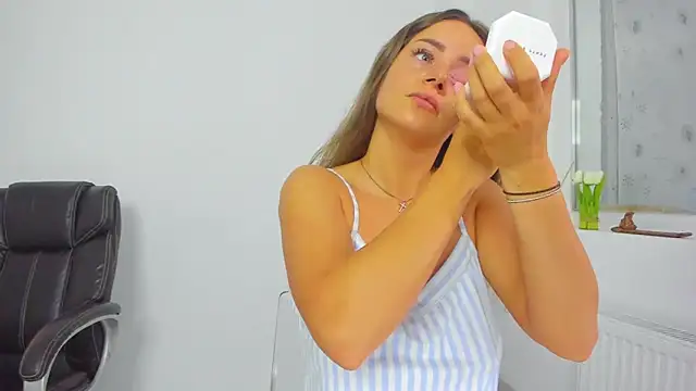 DiamondKay online show from June 16, 7:00 am