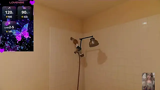 Blondiewithanass online show from February 3, 3:15 am