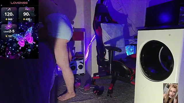 Blondiewithanass online show from February 7, 5:05 pm