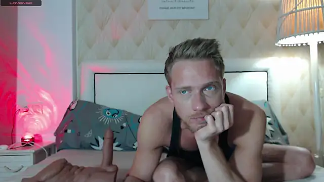 Snapshot of JessicaSteve chatting on November 13, 3:55 pm JessicaSteve online show from November 13, 3:55 pm