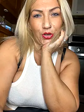 LittleMissEeve online show from September 13, 3:17 am