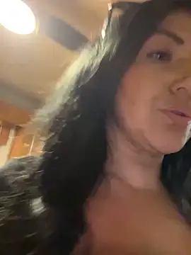 Snapshot of LittleMissEeve chatting on May 19, 1:22 am LittleMissEeve online show from May 19, 1:22 am