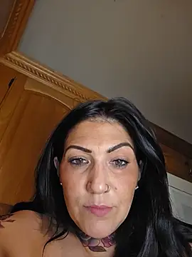 Snapshot of LittleMissEeve chatting on June 12, 3:49 am LittleMissEeve online show from June 12, 3:49 am