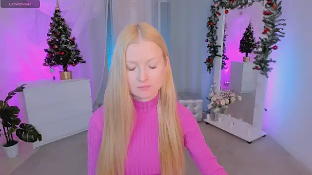 Snapshot of Laly_Peach chatting on December 28, 3:48 pm Laly Peach online show from December 28, 3:48 pm