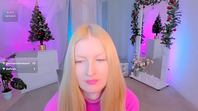 Snapshot of Laly_Peach chatting on December 28, 6:50 pm Laly Peach online show from December 28, 6:50 pm