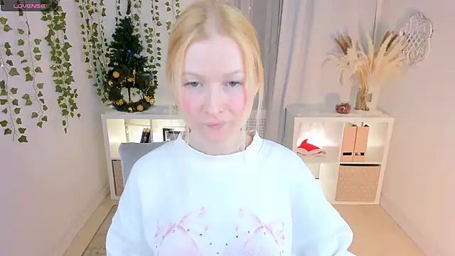 Snapshot of Laly_Peach chatting on January 9, 7:40 pm Laly Peach online show from January 9, 7:40 pm
