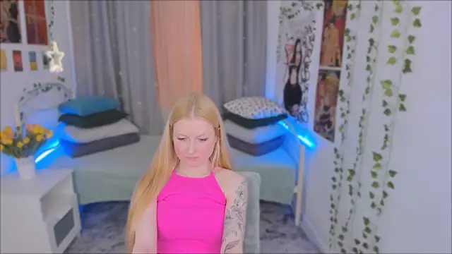 Snapshot of Laly_Peach chatting on January 12, 6:59 pm Laly Peach online show from January 12, 6:59 pm