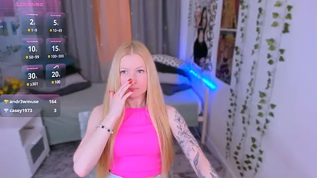 Snapshot of Laly_Peach chatting on January 15, 3:18 pm Laly Peach online show from January 15, 3:18 pm