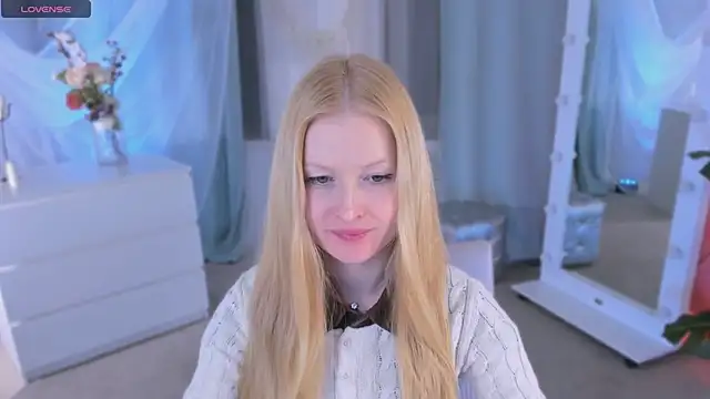 Snapshot of Laly_Peach chatting on January 28, 3:57 pm Laly Peach online show from January 28, 3:57 pm