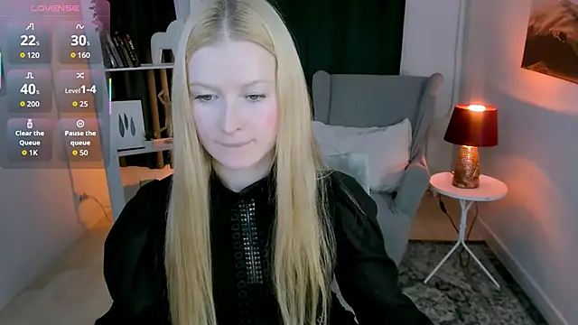 Snapshot of Laly_Peach chatting on November 3, 11:00 am Laly Peach online show from November 3, 11:00 am