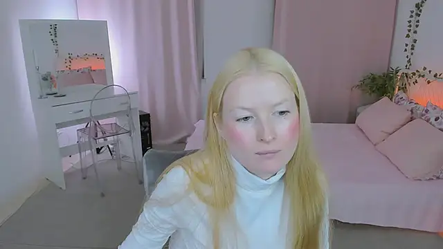 Snapshot of Laly_Peach chatting on May 28, 8:11 am Laly Peach online show from May 28, 8:11 am