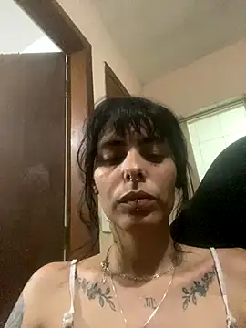 Snapshot of Sarah-safada chatting on December 4, 11:24 pm Sarah-safada online show from December 4, 11:24 pm