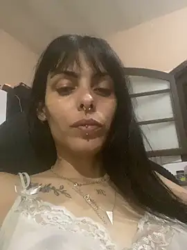Snapshot of Sarah-safada chatting on March 15, 1:00 am Sarah-safada online show from March 15, 1:00 am
