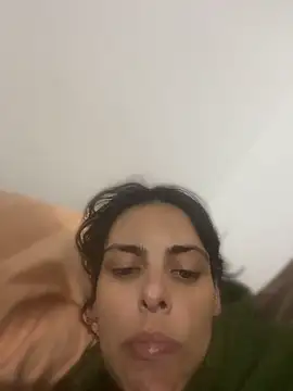 Snapshot of Sarah-safada chatting on June 12, 1:04 am Sarah-safada online show from June 12, 1:04 am
