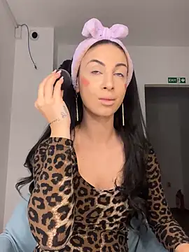 Snapshot of MeganHopeX chatting on December 11, 6:58 am MeganHopeX online show from December 11, 6:58 am