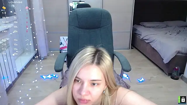 Snapshot of Lana__Nova chatting on January 24, 11:15 am Lana Nova online show from January 24, 11:15 am