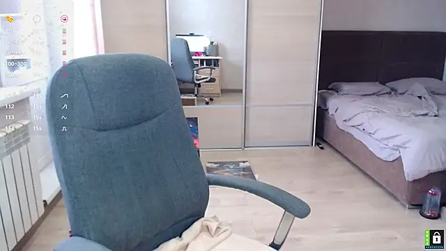 Snapshot of Lana__Nova chatting on March 15, 7:42 am Lana Nova online show from March 15, 7:42 am