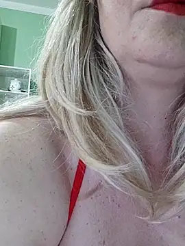 Vivian115 online show from June 8, 6:30 pm