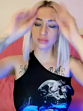 Snapshot of Fuck-Gina chatting on January 6, 11:09 pm Fuck-Gina online show from January 6, 11:09 pm