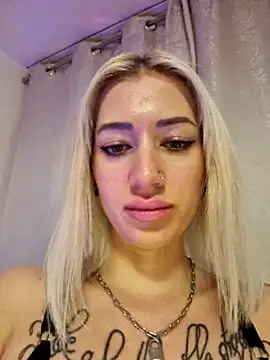 Snapshot of Fuck-Gina chatting on February 9, 6:16 pm Fuck-Gina online show from February 9, 6:16 pm