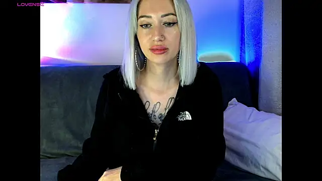 Snapshot of Fuck-Gina chatting on September 9, 11:15 pm Fuck-Gina online show from September 9, 11:15 pm