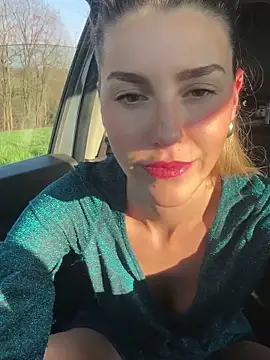 Snapshot of nicole_98 chatting on March 4, 3:48 pm nicole 98 online show from March 4, 3:48 pm
