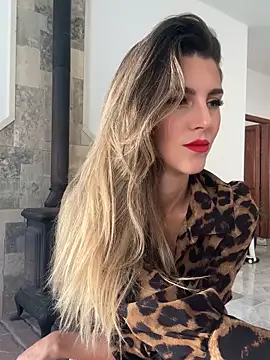 Snapshot of nicole_98 chatting on November 14, 9:19 am nicole 98 online show from November 14, 9:19 am